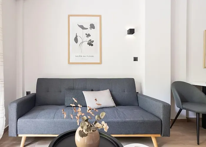Downtown Stylish Apartment 4