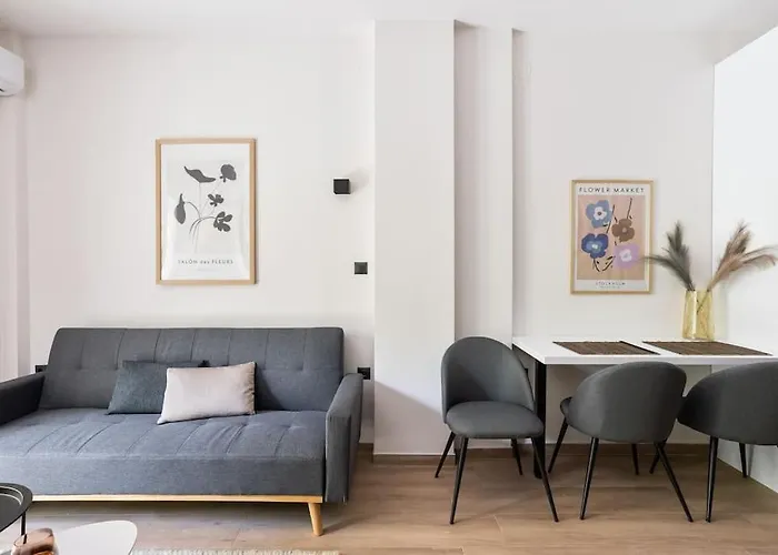 Downtown Stylish Apartment 4