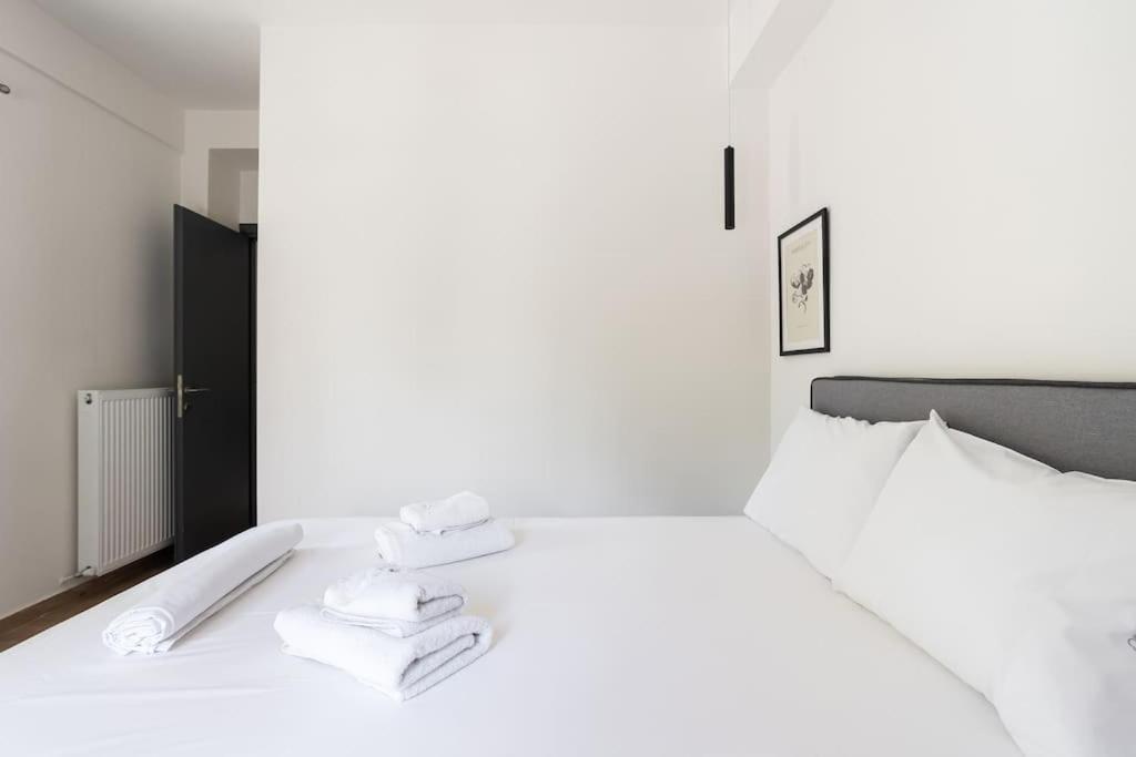 Downtown Stylish 4 Apartment *