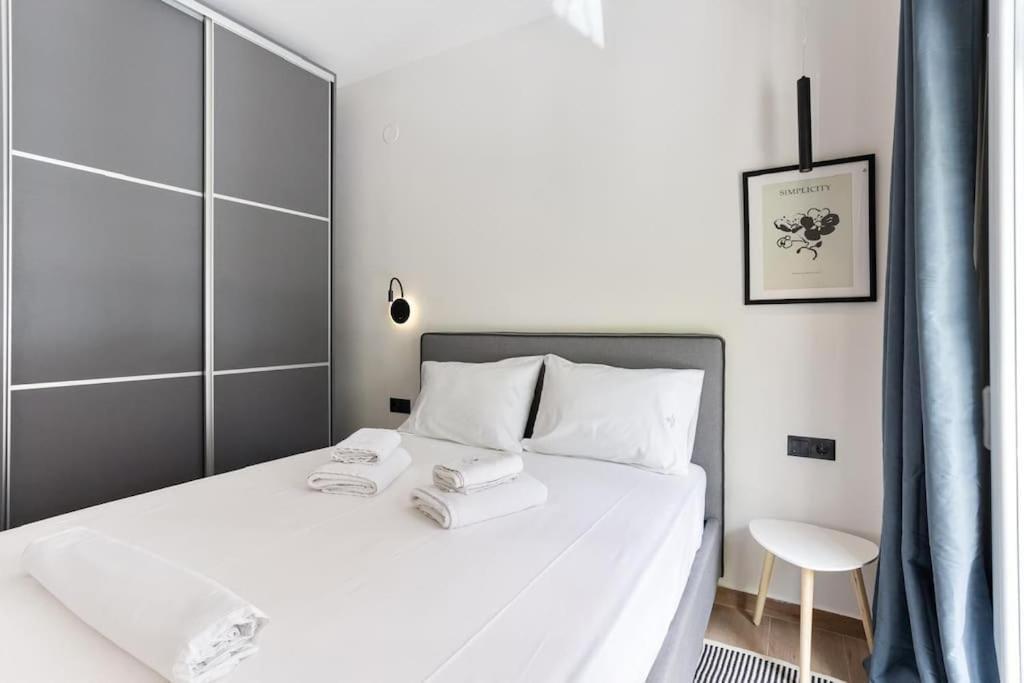 Apartment Downtown Stylish 4 *